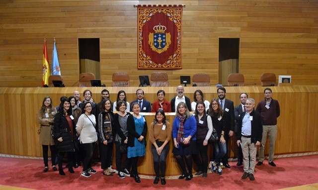 Persoal de Inditex e do Consello Social da Universidade da Coruña visita o Parlamento